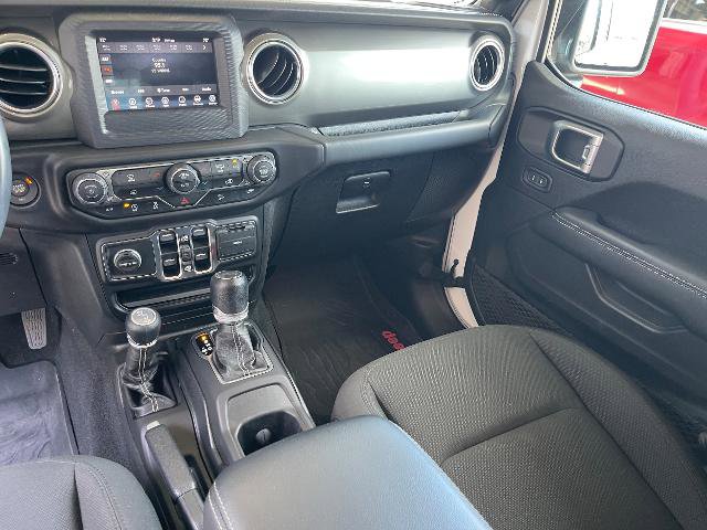 Used 2019 Jeep Wrangler Unlimited Sahara AWD/4WD image 25