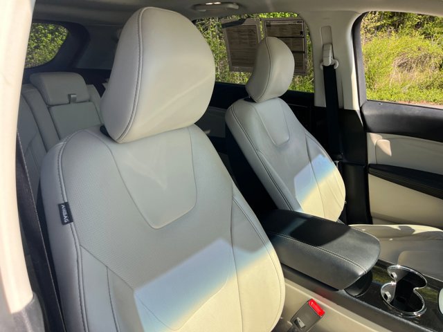 Certified 2017 Ford Edge Titanium w/ Equipment Group 301A image 34