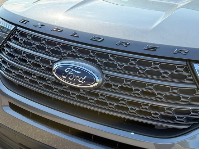 Certified 2021 Ford Explorer XLT w/ Equipment Group 202A AWD/4WD image 25