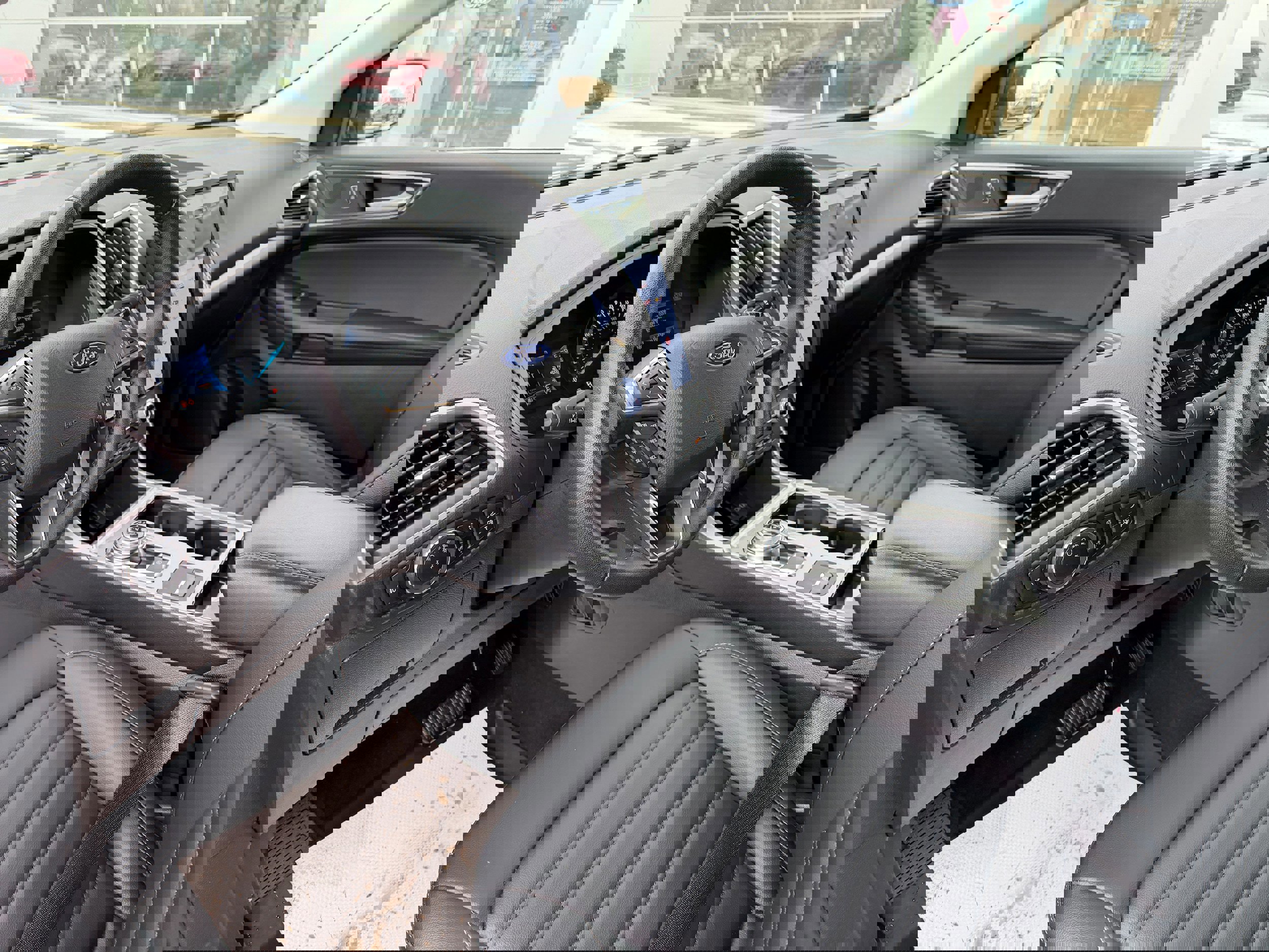 Certified 2024 Ford Edge SEL w/ Convenience Package image 17