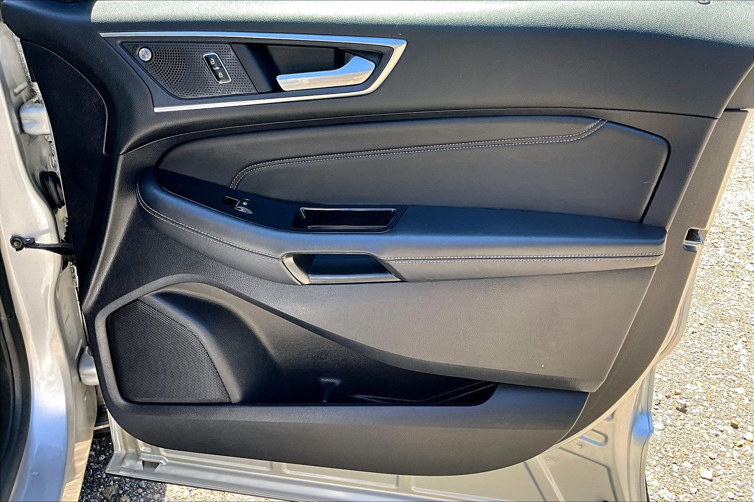 Certified 2019 Ford Edge Titanium w/ Equipment Group 301A FWD image 18