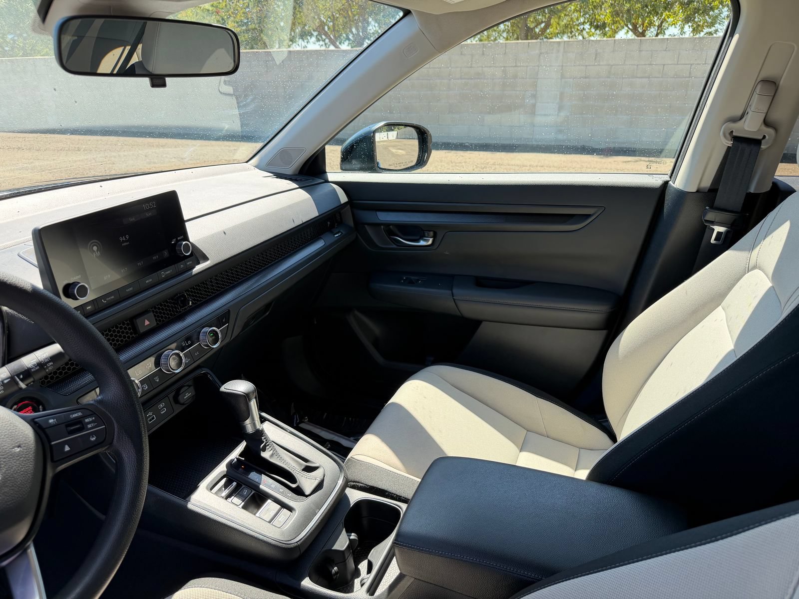 Used 2025 Honda CR-V EX image 11