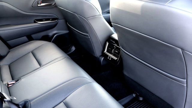 Used 2026 Toyota Crown Platinum image 37