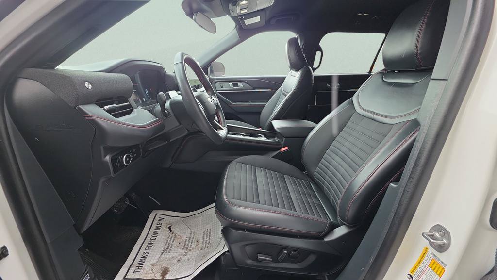 Certified 2025 Ford Explorer ST-Line w/ ST-Line Street Pack AWD/4WD image 17
