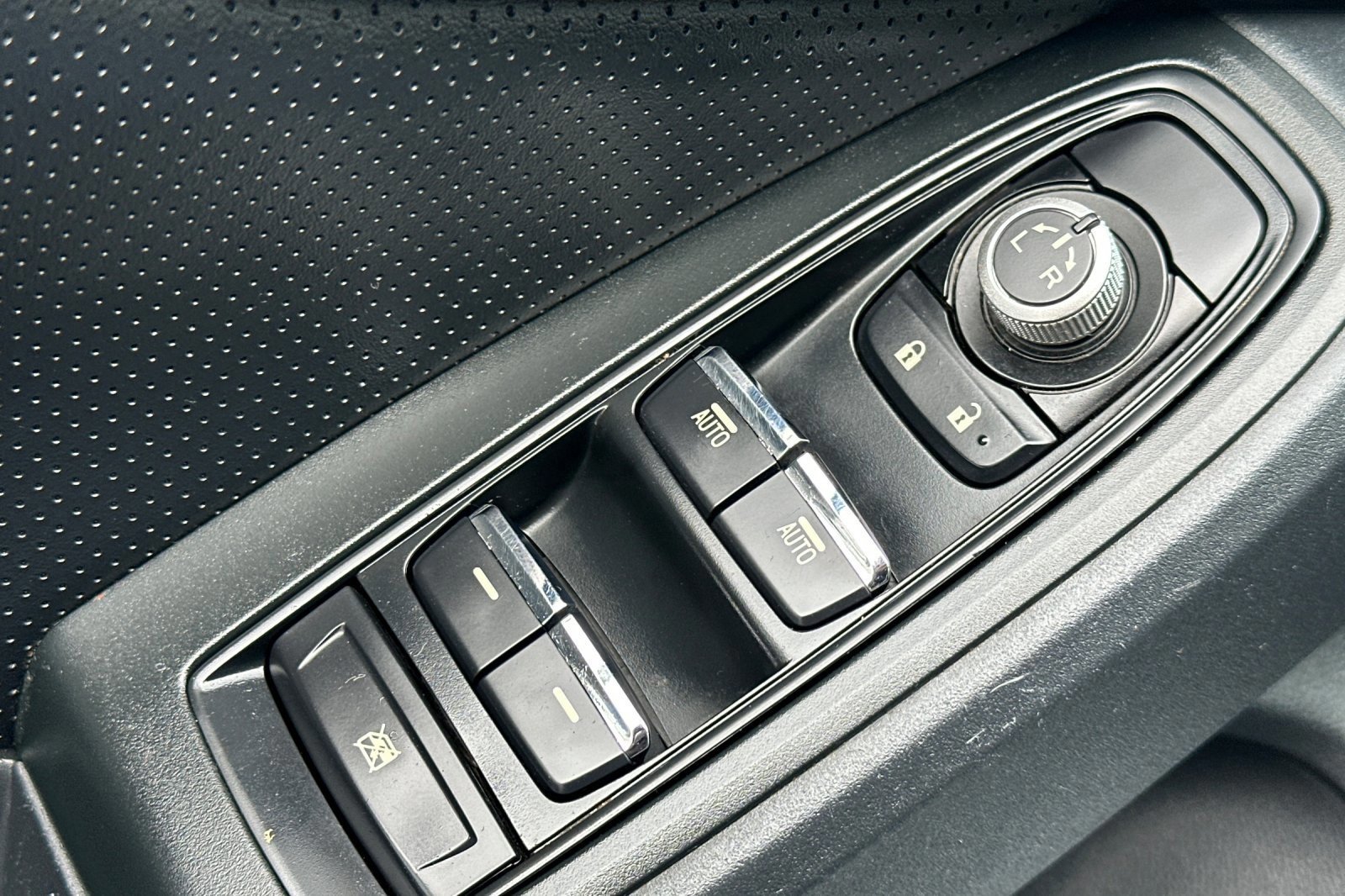 Used 2018 Subaru Crosstrek 2.0i Limited image 11