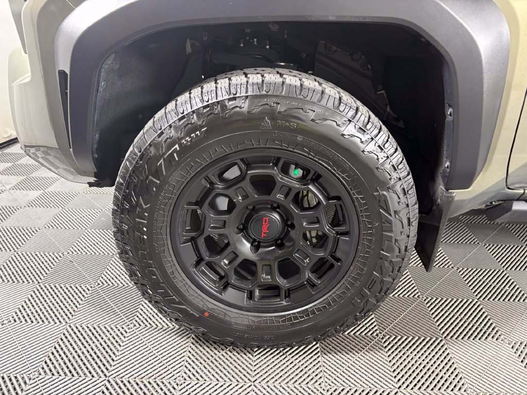 Used 2024 Toyota Tacoma TRD Off-Road w/ TRD Off Road Premium Package AWD/4WD image 10