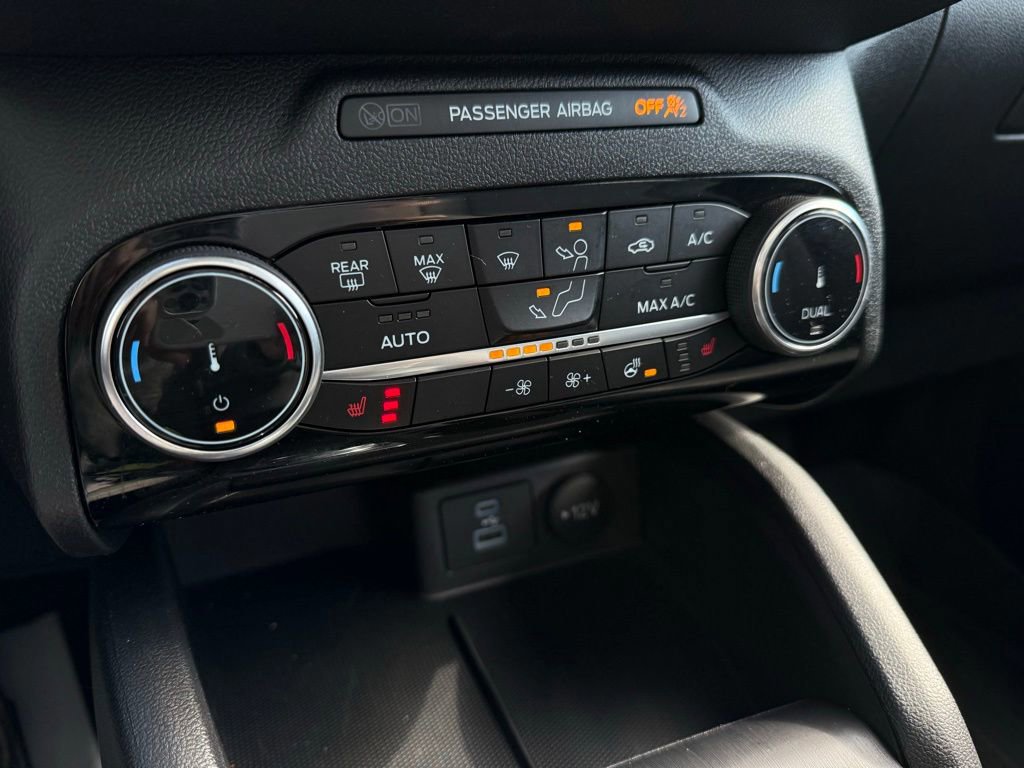 Certified 2022 Ford Escape SE w/ SE Sport Appearance Package image 22