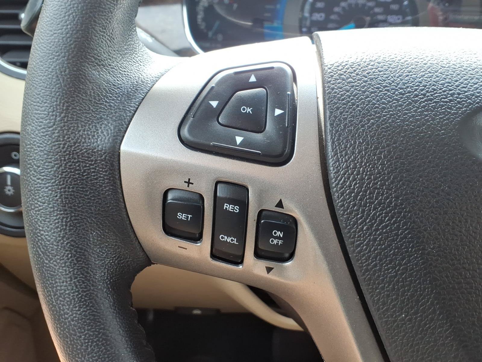 Certified 2018 Ford Taurus Limited FWD image 16