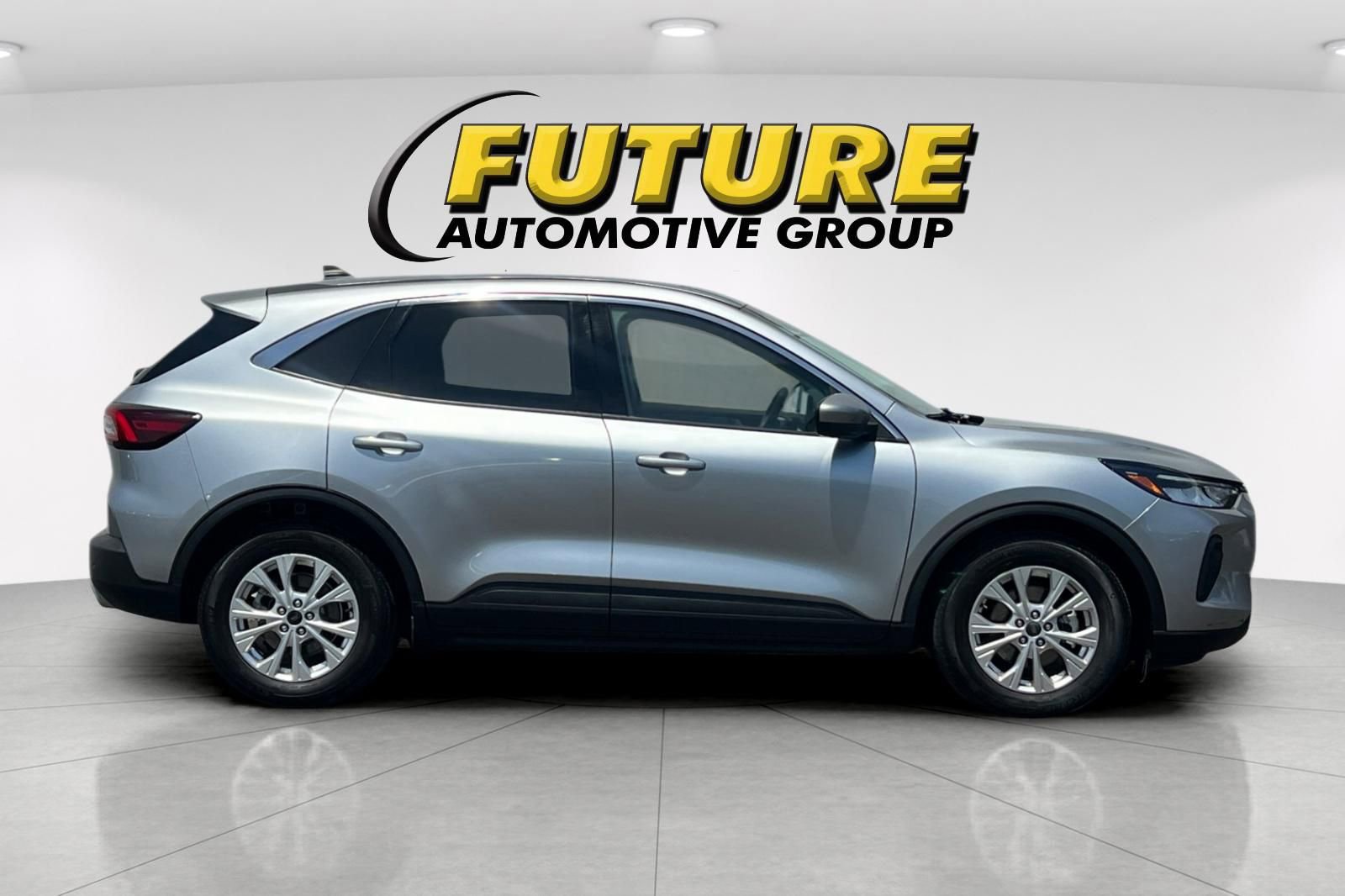 Certified 2023 Ford Escape Active w/ Tech Pack #2 FWD image 2