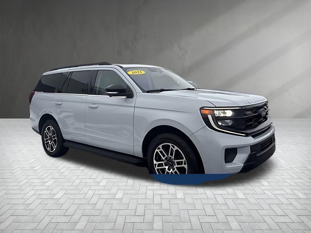 Certified 2025 Ford Expedition Active image 1