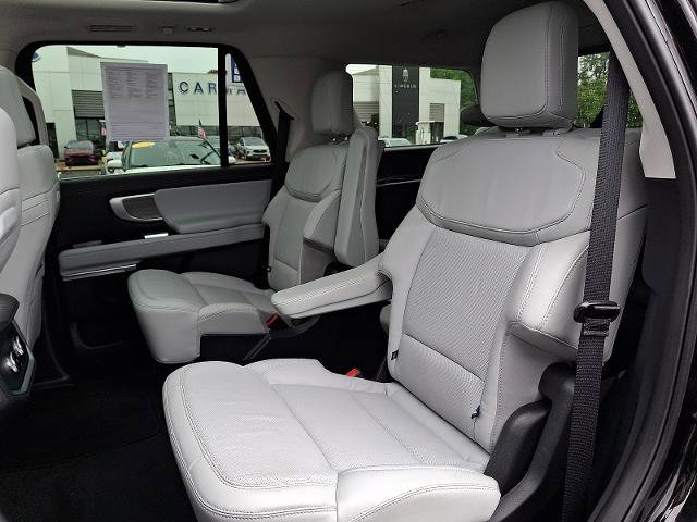 Certified 2025 Ford Expedition Platinum AWD/4WD image 10