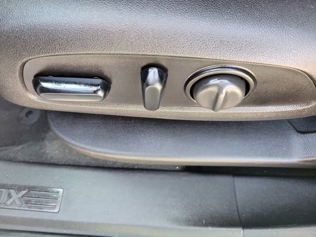 Used 2018 Chevrolet Equinox LT image 25