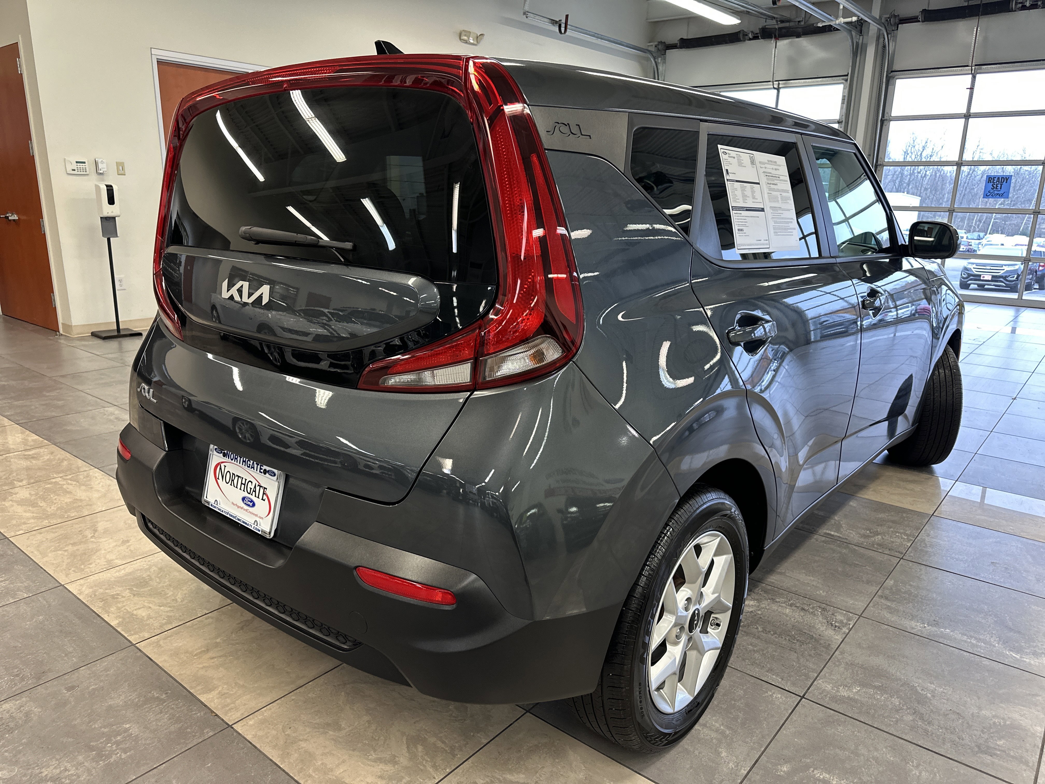 Used 2022 Kia Soul LX w/ Technology Package image 5