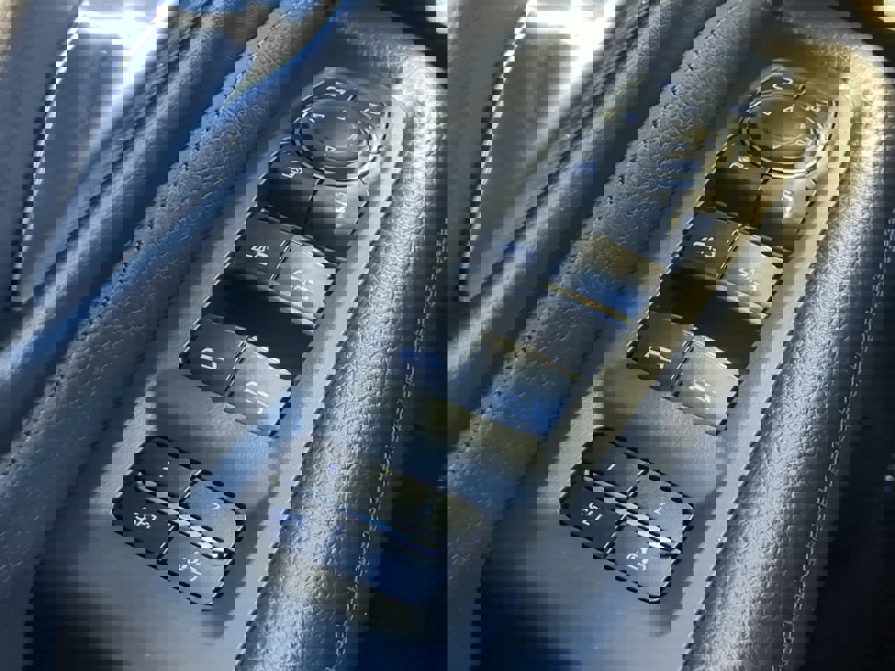 Used 2021 GMC Yukon Denali w/ Denali Premium Package image 23