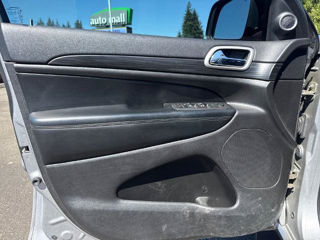 Used 2020 Jeep Grand Cherokee Altitude AWD/4WD image 17