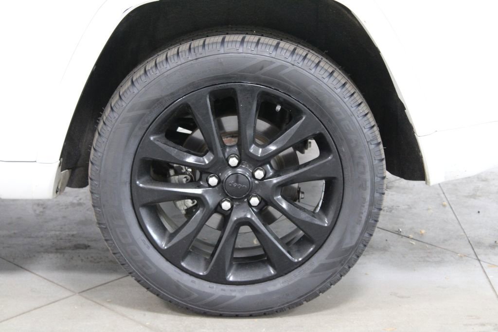 Used 2020 Jeep Grand Cherokee Altitude image 19