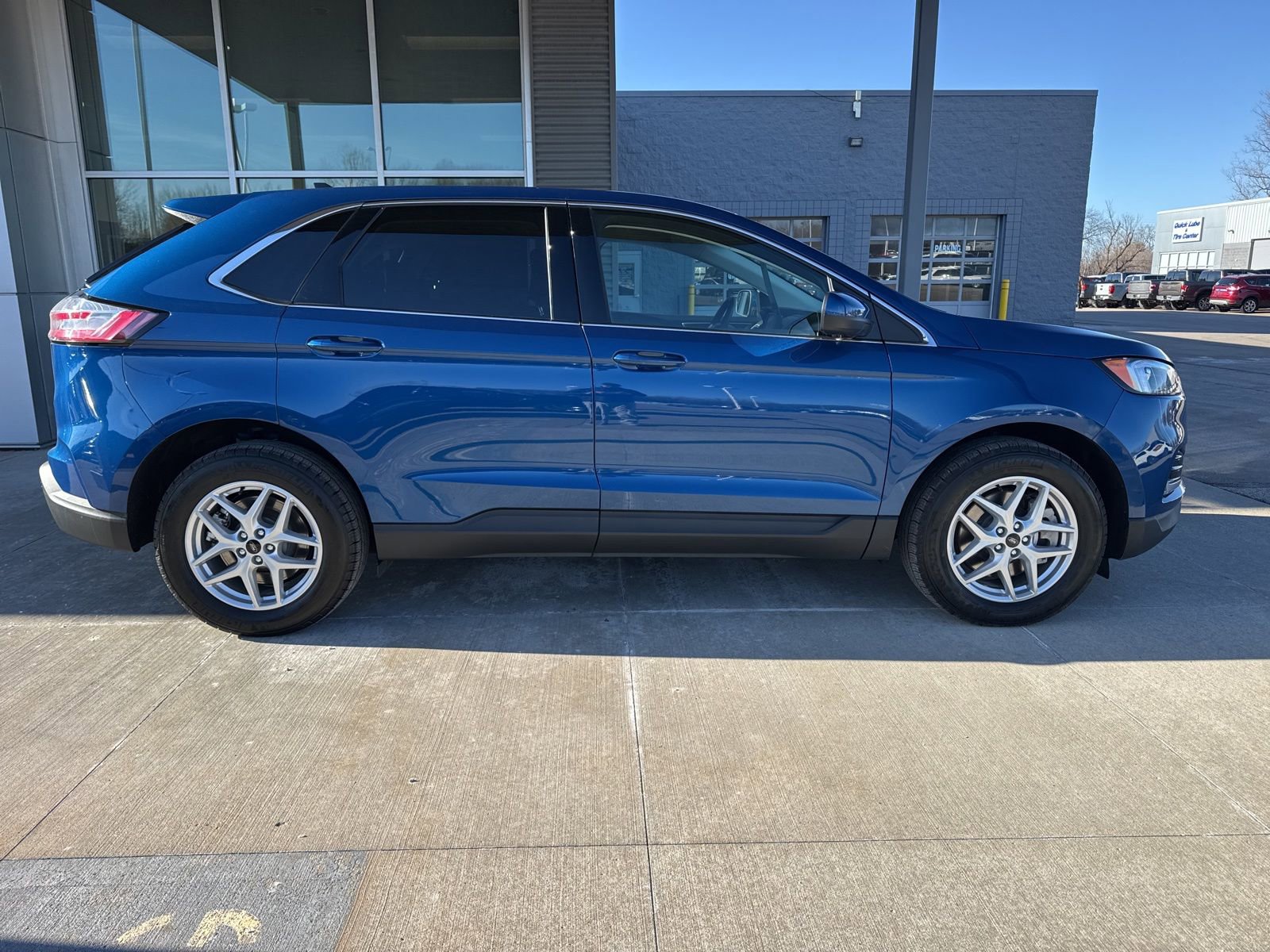 Certified 2024 Ford Edge SEL w/ Convenience Package image 9