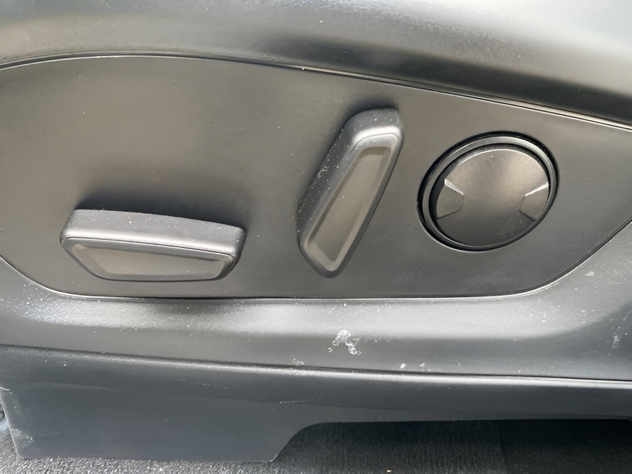 Certified 2025 Ford Explorer ST-Line w/ ST-Line Street Pack image 9