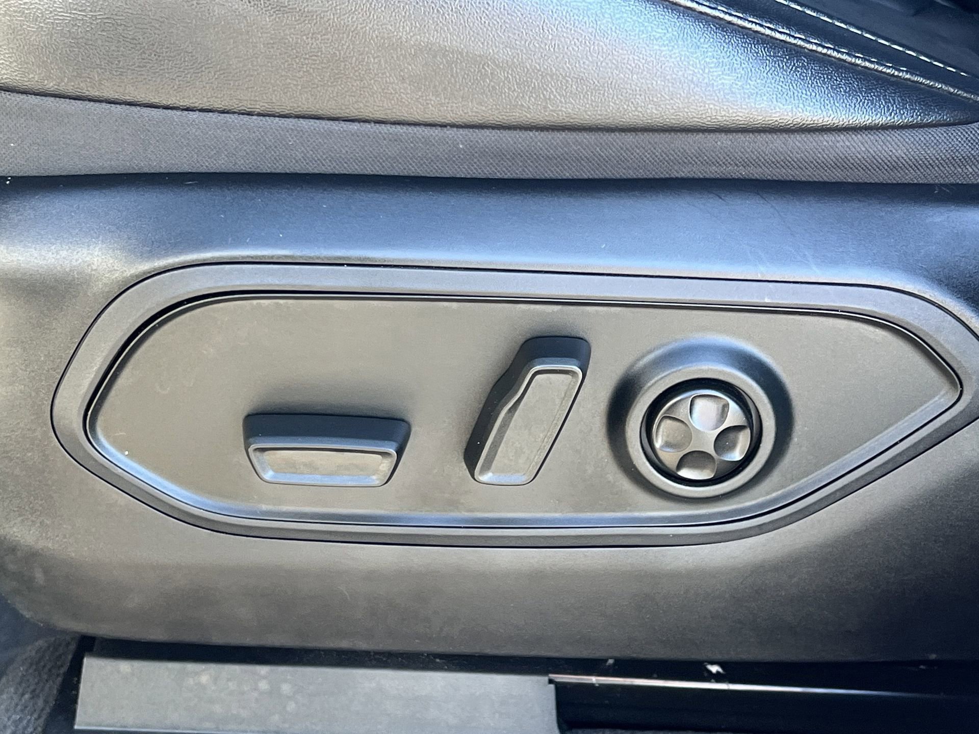 Used 2024 Jeep Grand Cherokee Altitude image 26