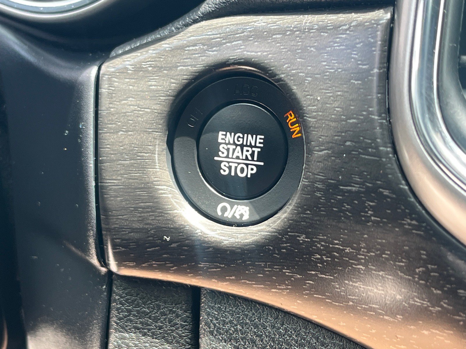 Used 2018 Jeep Grand Cherokee Altitude AWD/4WD image 12