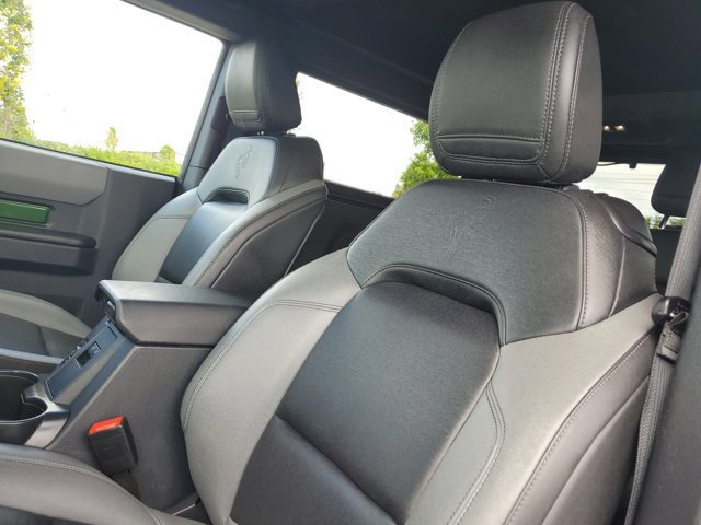 Certified 2024 Ford Bronco Black Diamond w/ Sasquatch Package image 17