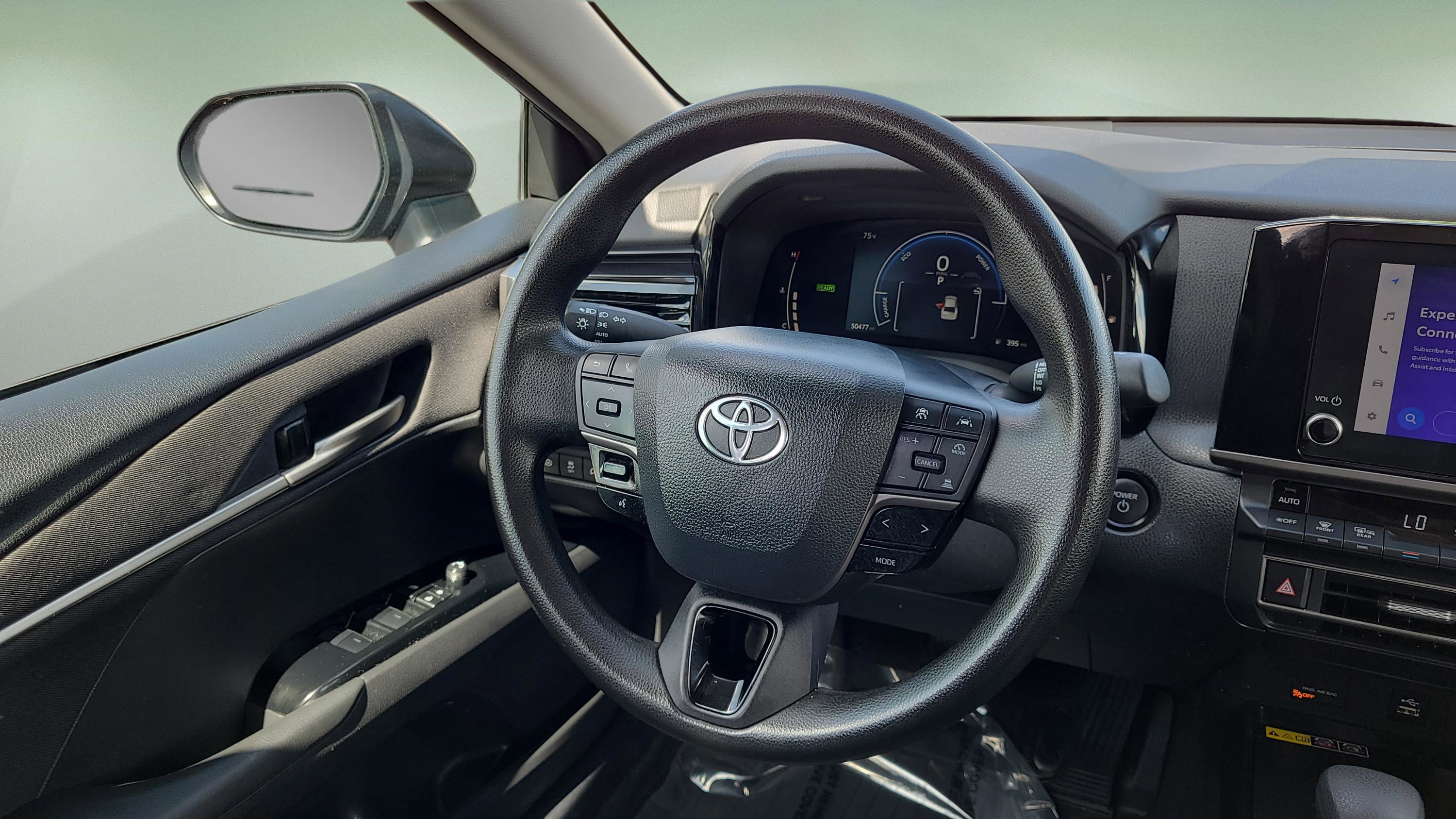 Used 2025 Toyota Camry SE FWD image 12