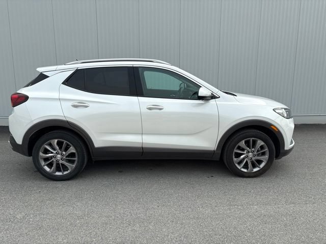Used 2022 Buick Encore GX Essence w/ Advanced Technology Package AWD/4WD image 17