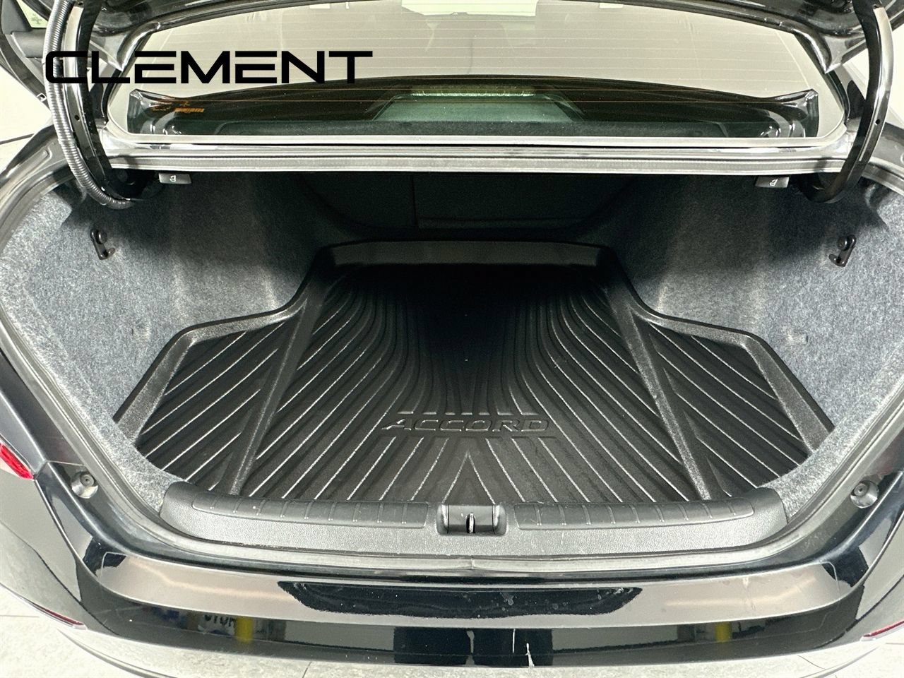 Used 2022 Honda Accord Sport image 11
