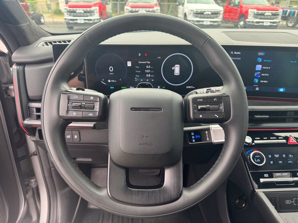 Used 2025 Hyundai Santa Fe Calligraphy AWD/4WD image 9
