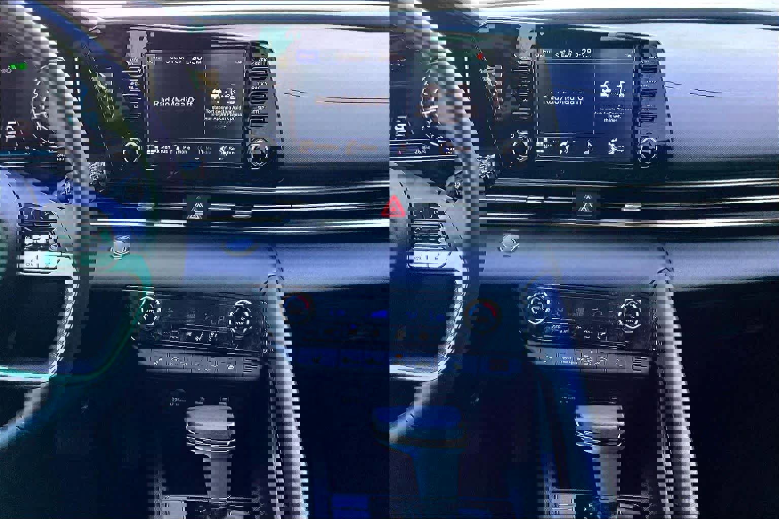 Used 2022 Hyundai Elantra SEL w/ Convenience + Premium Package image 9