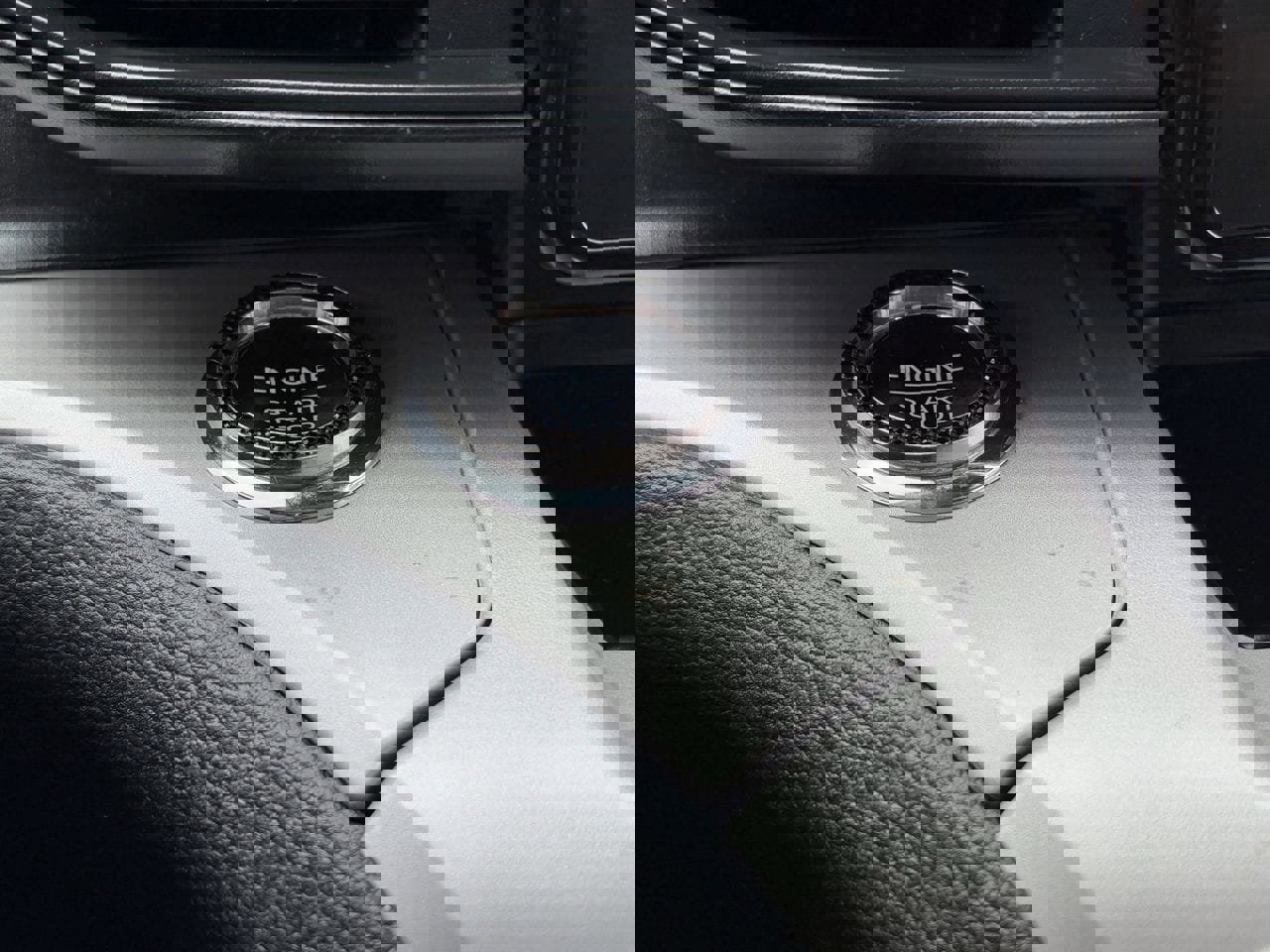 Certified 2023 Ford Explorer XLT image 18