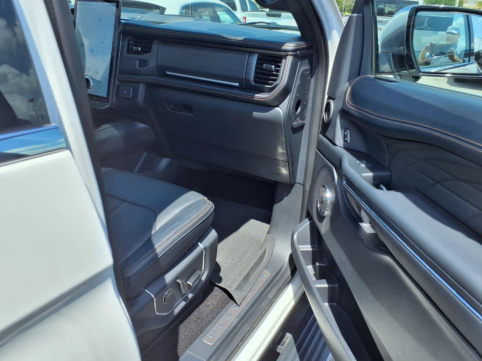 Certified 2023 Ford Expedition Platinum AWD/4WD image 29
