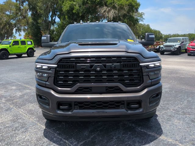 Used 2025 RAM 3500 Limited AWD/4WD image 3