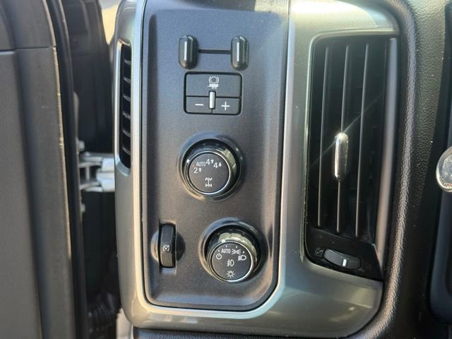 Used 2018 Chevrolet Silverado 1500 LT w/ All Star Edition AWD/4WD image 17