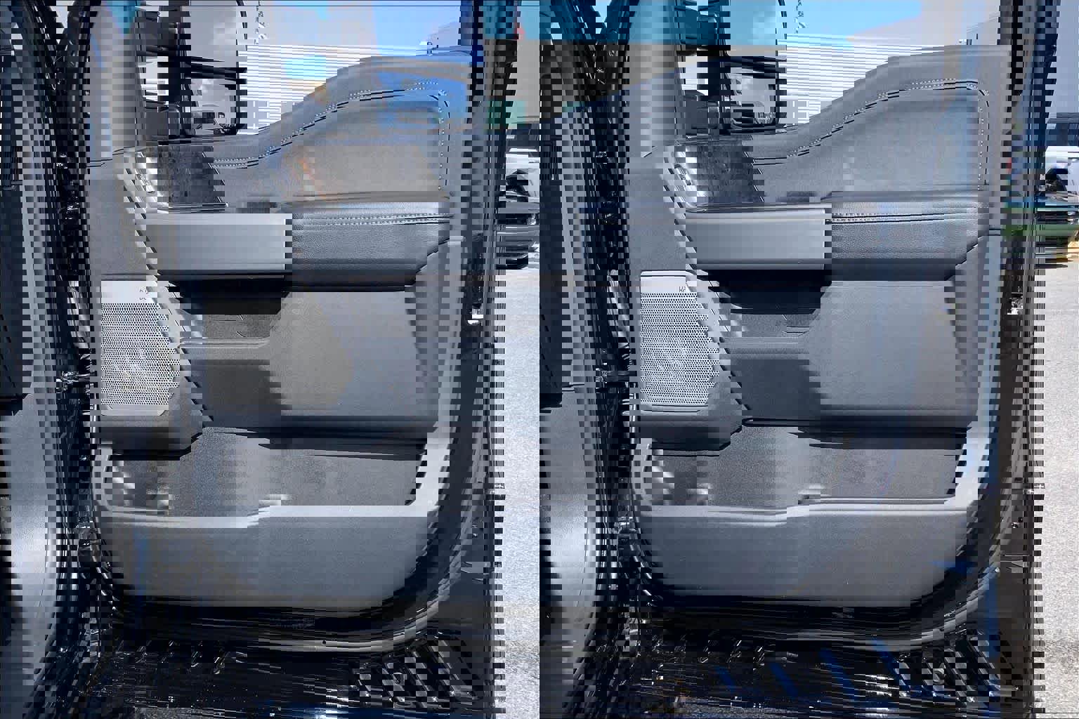 Certified 2024 Ford F350 Lariat w/ Tremor Off-Road Package image 23