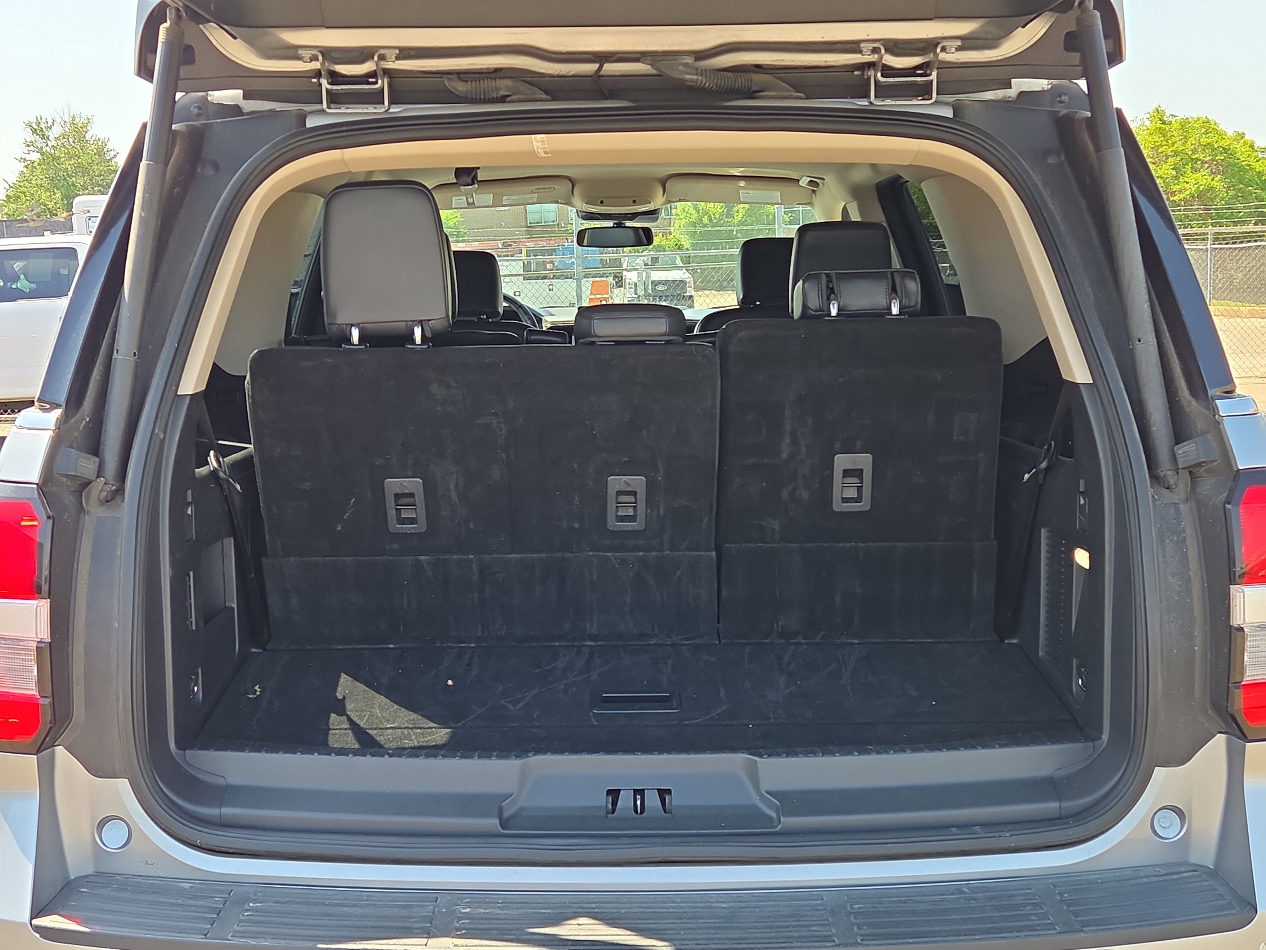 Certified 2024 Ford Expedition XLT RWD image 15