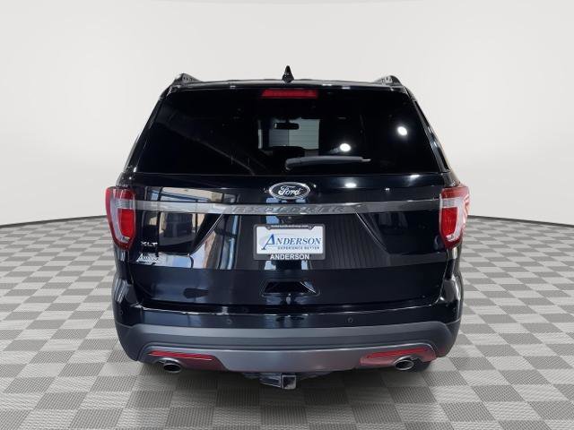 Certified 2017 Ford Explorer XLT w/ Equipment Group 202A FWD image 8