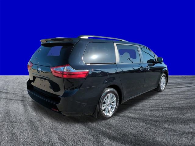 Used 2017 Toyota Sienna XLE FWD image 4