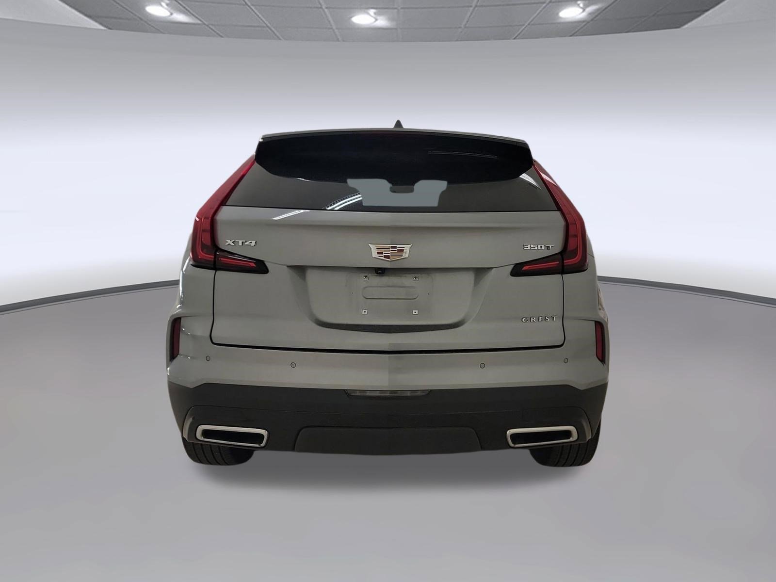 Used 2024 Cadillac XT4 Premium Luxury w/ Cold Weather Package FWD image 8