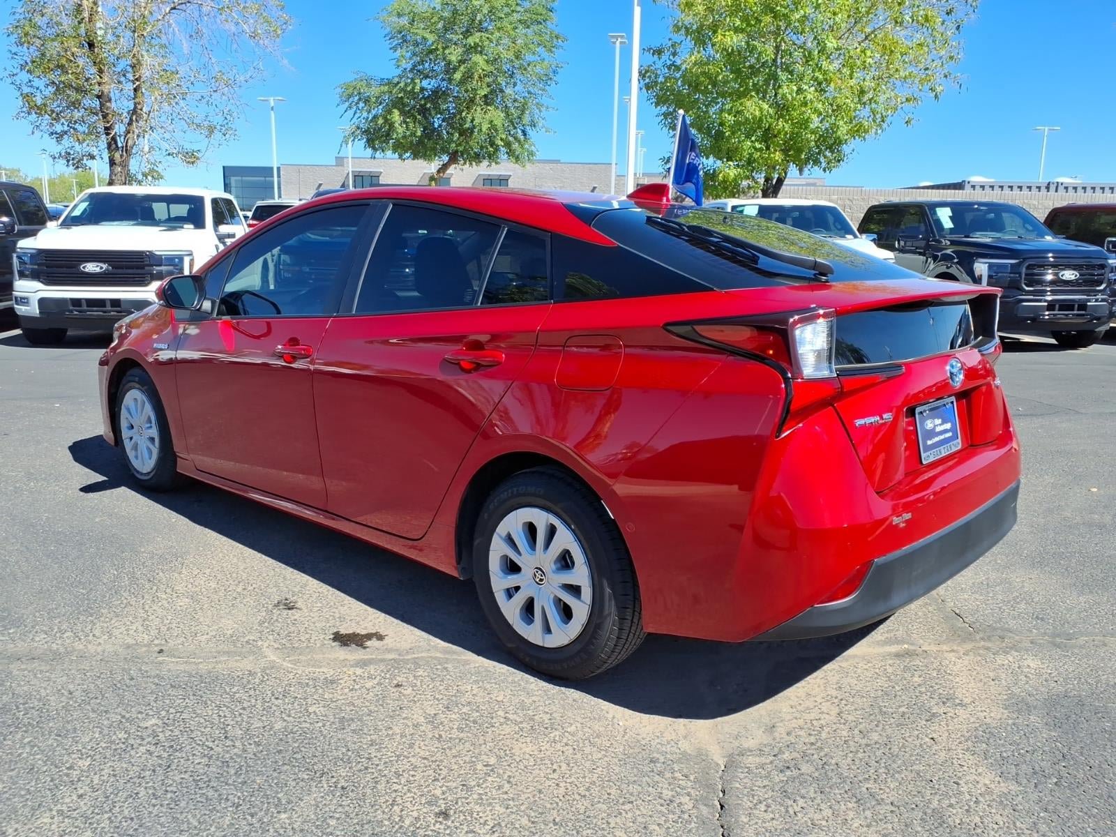 Used 2021 Toyota Prius LE w/ Carpet Mat Package (TMS) FWD image 6