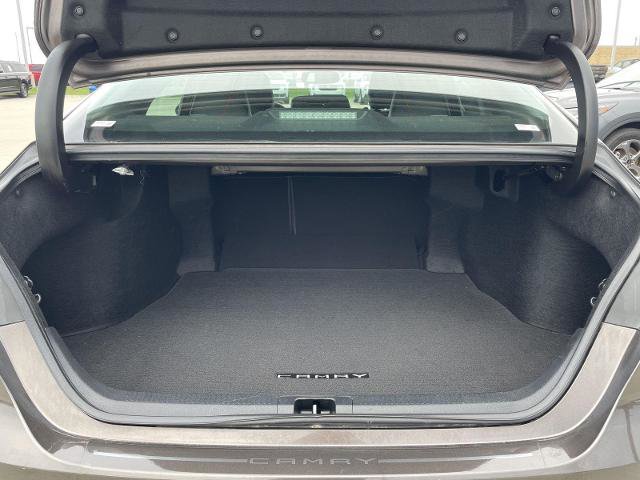 Used 2018 Toyota Camry XLE FWD image 35