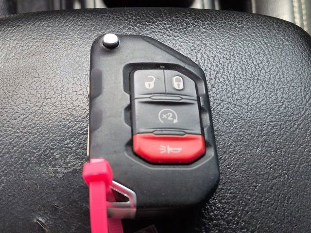 Used 2021 Jeep Gladiator Sport image 35