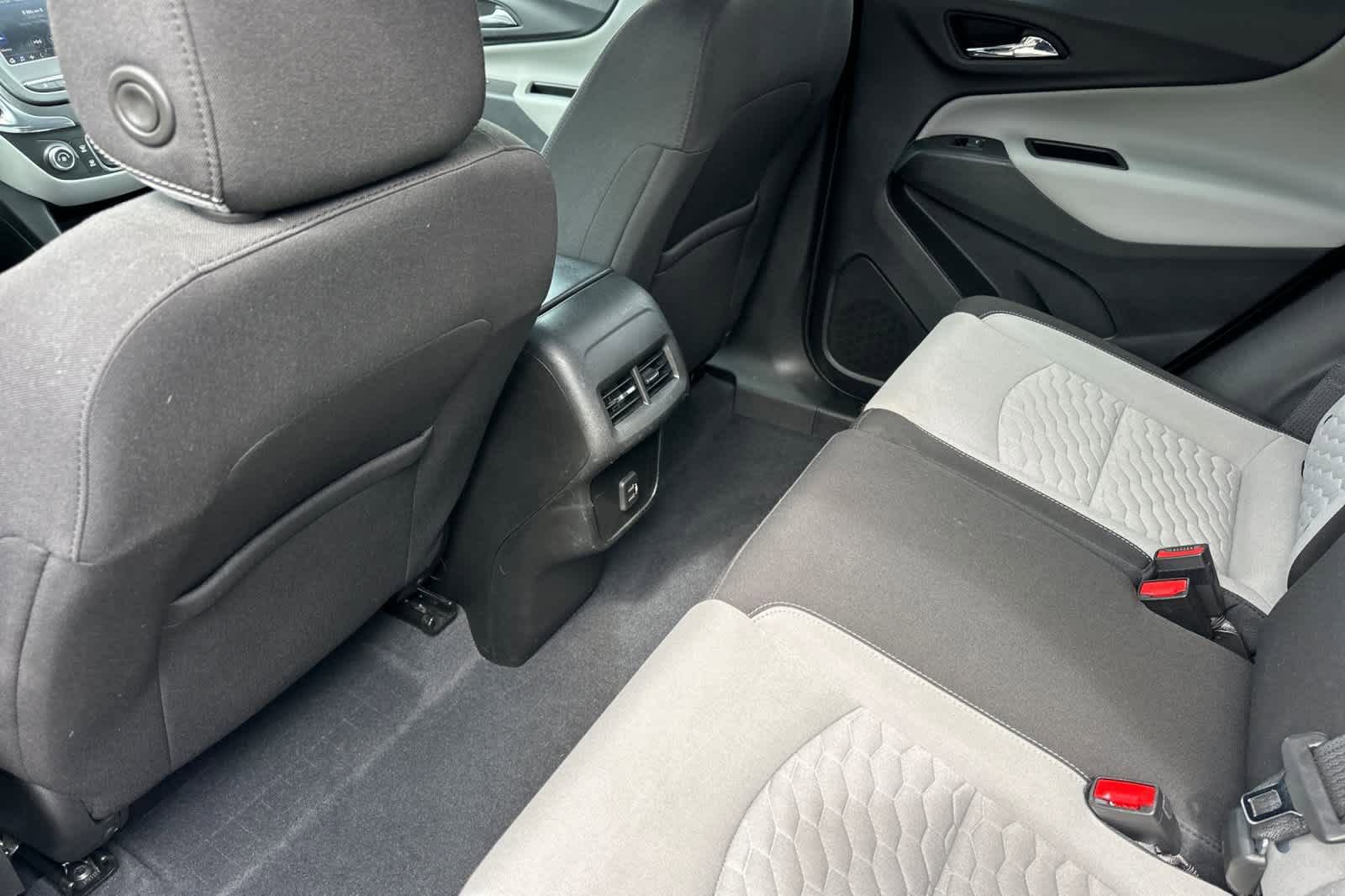 Used 2021 Chevrolet Equinox LT w/ LPO, Floor Liner Package FWD image 4