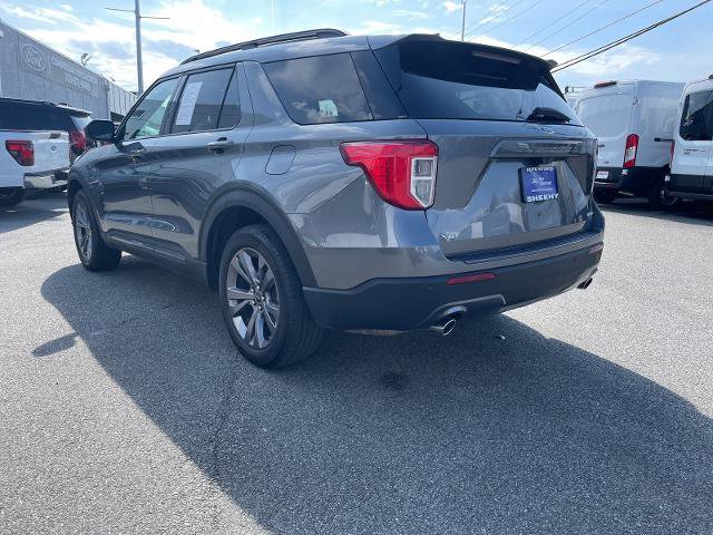 Certified 2022 Ford Explorer XLT w/ Equipment Group 202A image 5