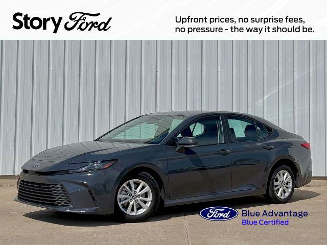 Used 2025 Toyota Camry LE FWD image 1