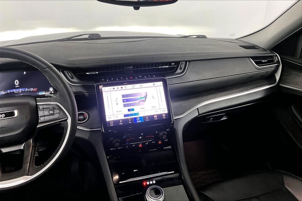 Used 2023 Jeep Grand Cherokee Limited RWD image 6