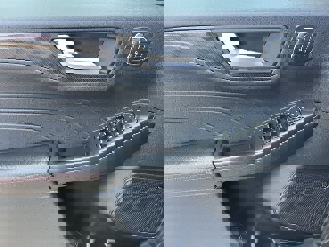 Certified 2025 Ford Escape ST-Line Elite w/ Premium Technology Package image 44