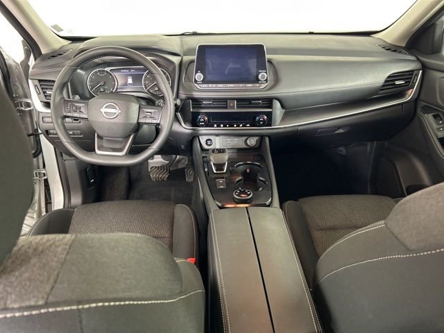 Used 2025 Nissan Rogue SV AWD/4WD image 14