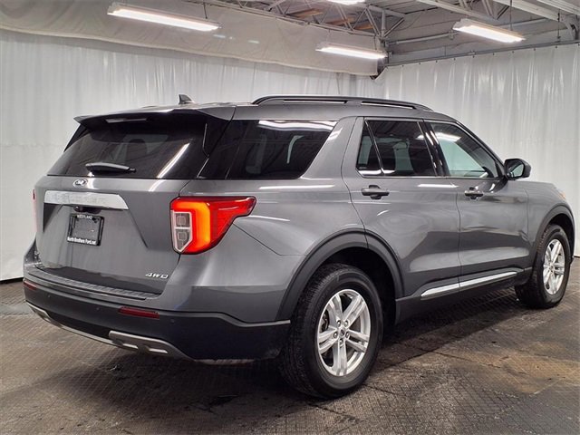 Certified 2022 Ford Explorer XLT w/ Equipment Group 202A image 4