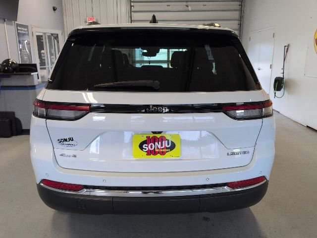 Used 2023 Jeep Grand Cherokee Limited AWD/4WD image 4